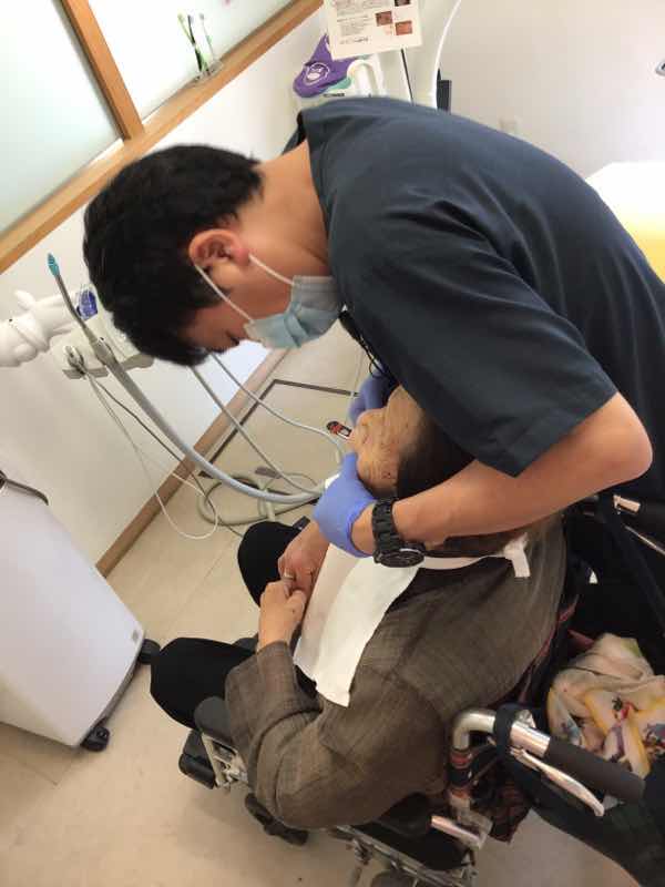 【院長】車椅子での来院で治療　西千葉の歯医者のつぶやき１２