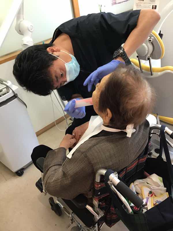 【院長】車椅子での来院で治療　西千葉の歯医者のつぶやき１