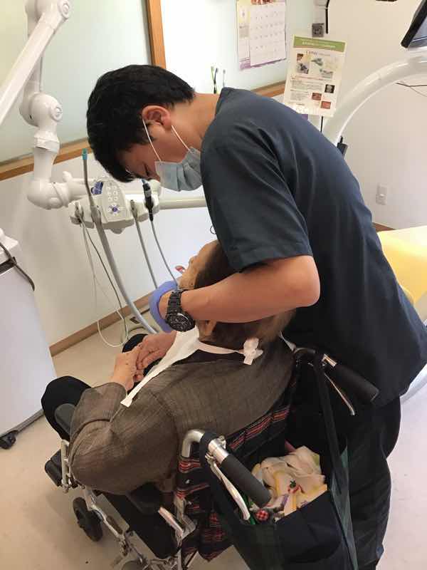 【院長】車椅子での来院で治療　西千葉の歯医者のつぶやき４